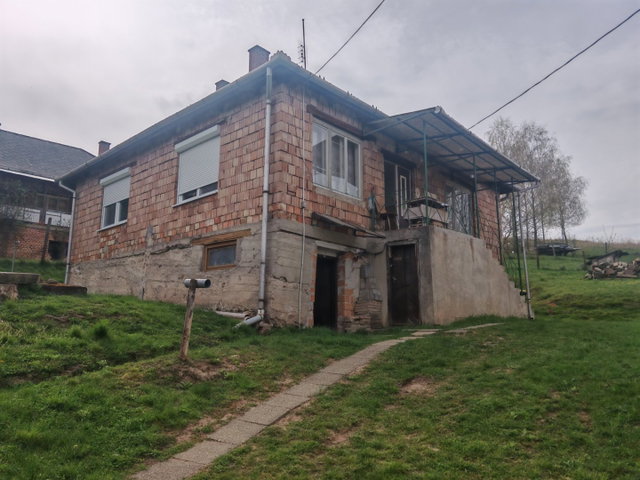 Eladó családi ház, Karancskeszin 14 M Ft, 2 szobás