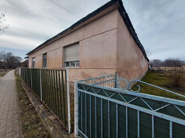 Eladó családi ház, Kisbéren 19.9 M Ft, 3 szobás