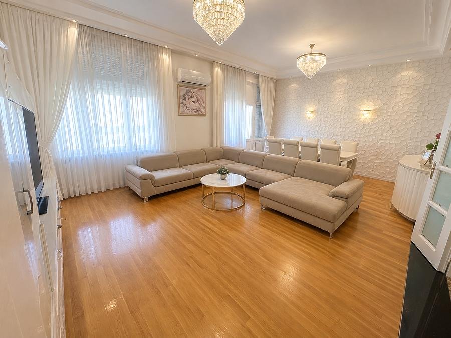 4 bed · 160m² · 177.900.000 ft