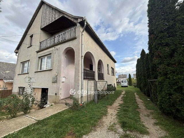 Eladó családi ház, Forrón 18.9 M Ft, 3 szobás