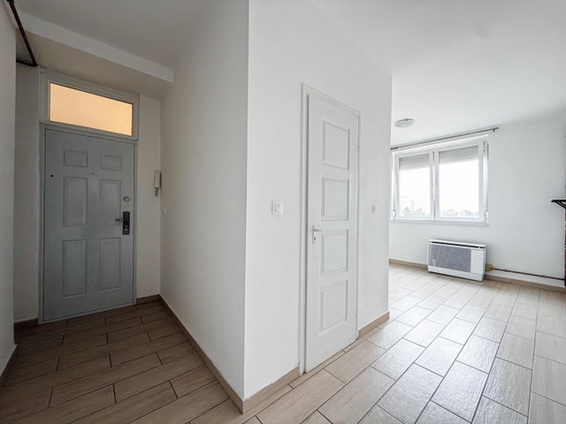 Eladó téglalakás, Szombathelyen 36 M Ft, 1 szobás