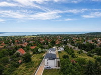 Eladó téglalakás, Balatonalmádiban 146 M Ft, 3 szobás