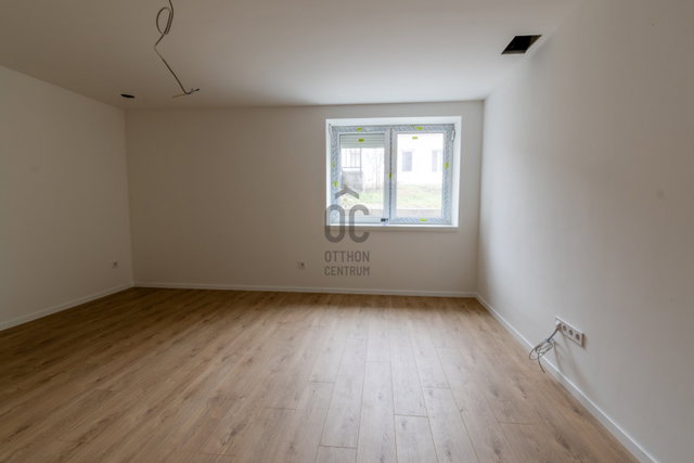 Eladó téglalakás, Székesfehérvárott 175.5 M Ft, 3 szobás