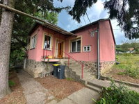 Eladó családi ház, Komlón, Rozmaring utcában 26.9 M Ft