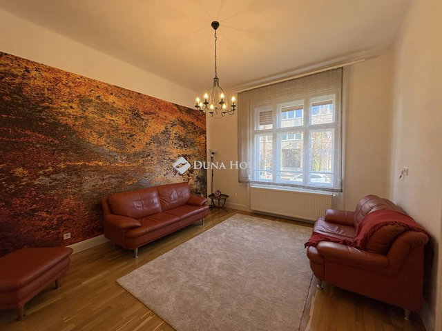 Kiadó téglalakás, albérlet, Győrött, Corvin utcában, 2 szobás