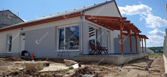 Eladó téglalakás, Teskándon 55 M Ft, 3 szobás