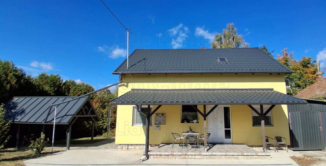 Eladó családi ház, Siófokon 88.5 M Ft, 7 szobás