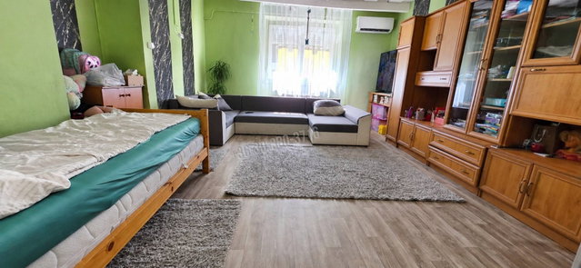 Eladó családi ház, Dunaföldváron 31.9 M Ft, 2 szobás