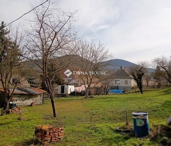 Eladó családi ház, Bajnán 29.9 M Ft, 3 szobás