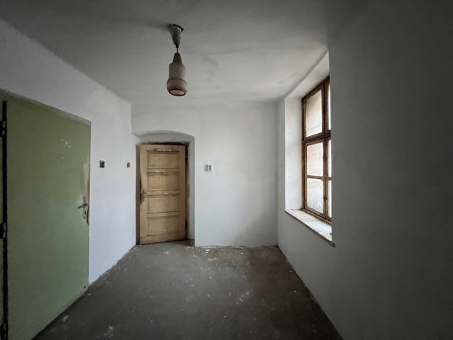 Eladó családi ház, Nyergesújfaluban 32.7 M Ft, 2 szobás