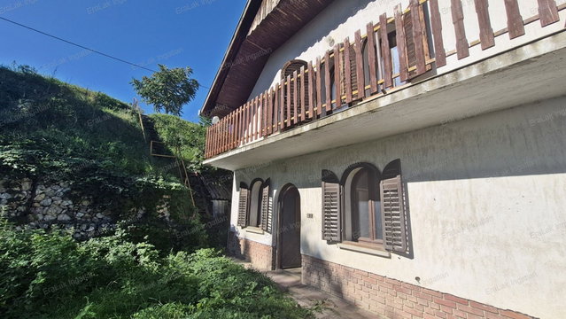 Eladó családi ház, Győrújbaráton 48.99 M Ft, 3 szobás