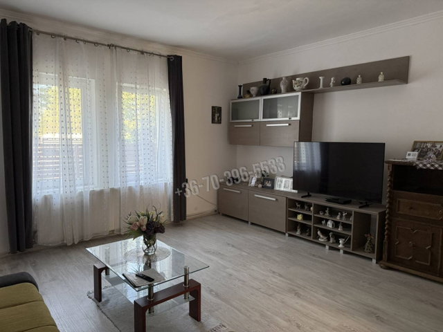 Eladó téglalakás, Gödöllőn 94.9 M Ft, 3 szobás