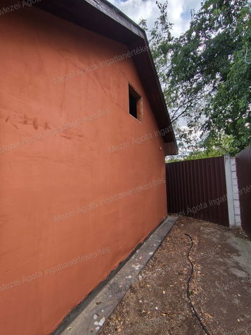 Eladó családi ház, Vecsésen 23 M Ft, 2 szobás