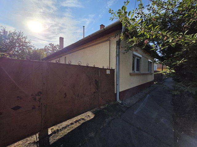 Eladó családi ház, Balmazújvárosban 58.9 M Ft, 3+1 szobás