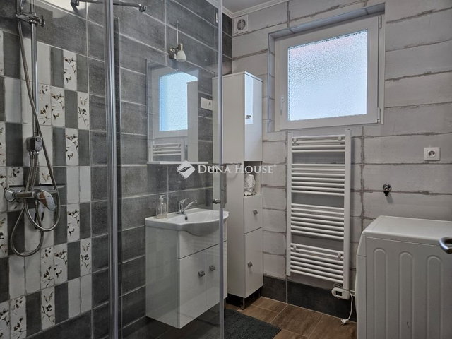 Eladó családi ház, Orfűn 89.9 M Ft, 3 szobás