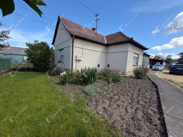 Eladó családi ház, Zalacsében 20.9 M Ft, 2 szobás