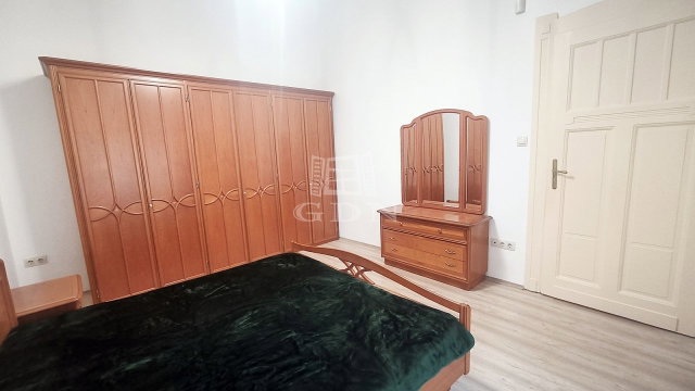 Eladó téglalakás, Budapesten, VI. kerületben 79.5 M Ft, 2 szobás