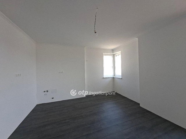 Eladó téglalakás, Mendén 74.9 M Ft, 4 szobás