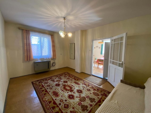 Eladó családi ház, Debrecenben 33 M Ft, 1 szobás