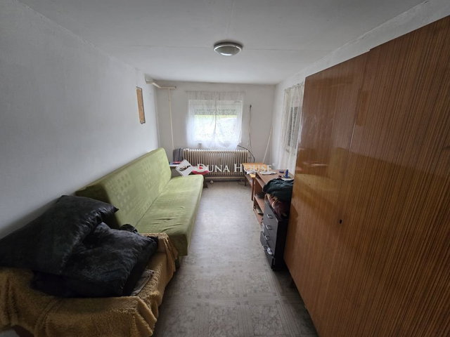 Eladó családi ház, Sárosdon 15 M Ft, 3 szobás