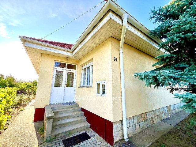 Eladó családi ház, Debrecenben 99.99 M Ft, 3 szobás