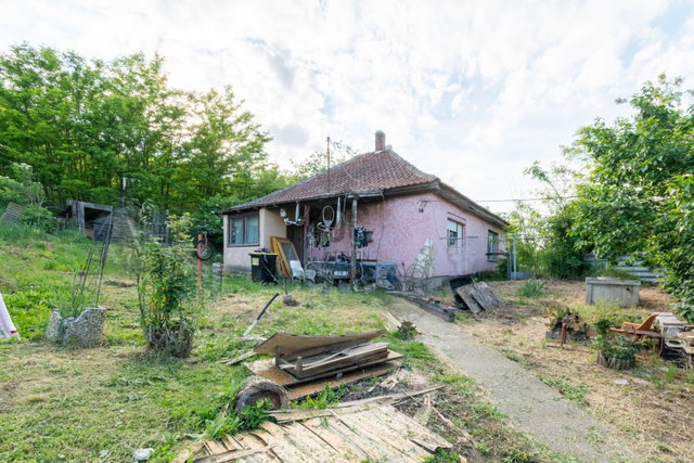 Eladó családi ház, Enyingen 20 M Ft, 3 szobás
