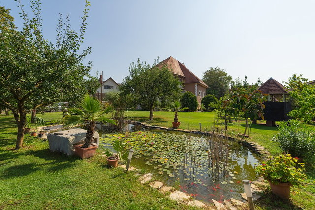 Eladó családi ház, Szigetszentmiklóson 255 M Ft, 6 szobás