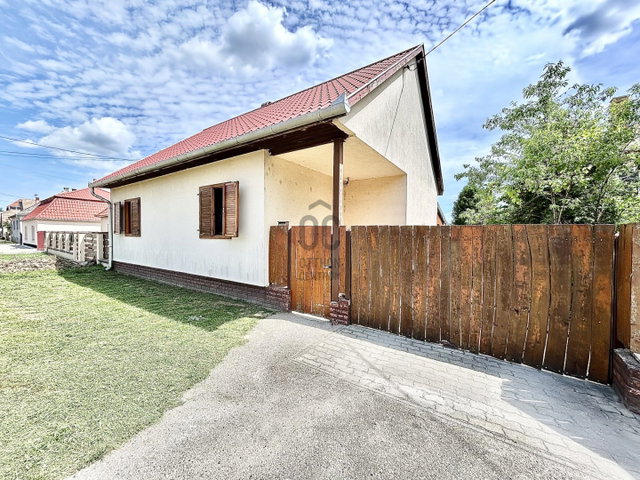 Eladó családi ház, Kisbéren, Petőfi Sándor utcában 61.99 M Ft