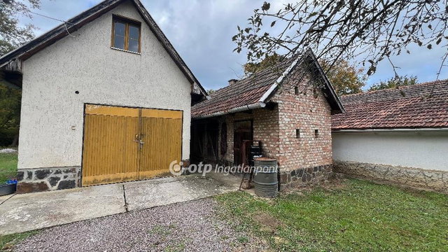 Eladó családi ház, Parádon 28 M Ft, 3 szobás
