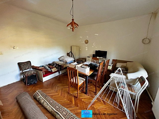 Eladó családi ház, Békésen 19.999 M Ft, 3 szobás