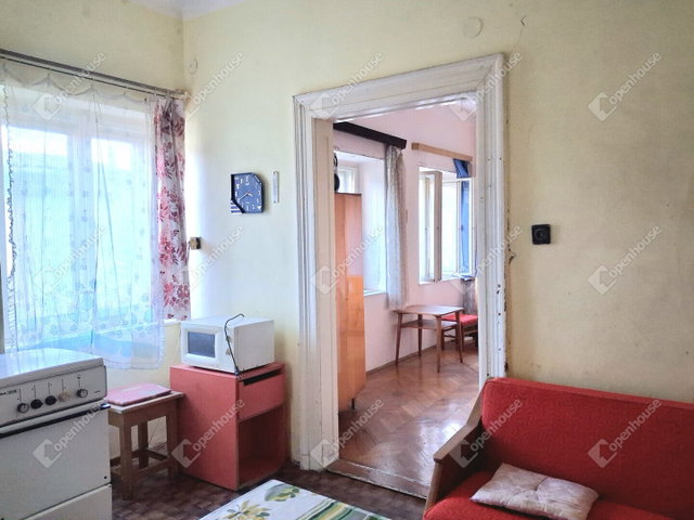 Eladó téglalakás, Komáromban 20 M Ft, 1 szobás