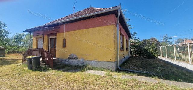 Eladó családi ház, Farmoson 23.9 M Ft, 3 szobás