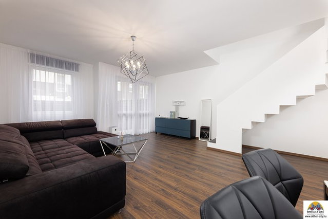 Eladó családi ház, Vecsésen 115 M Ft, 3 szobás