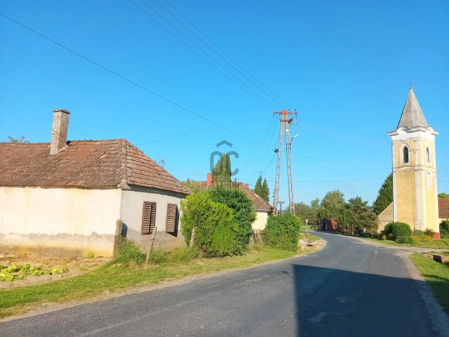 Eladó családi ház, Zalaszentgróton 6.5 M Ft, 1 szobás