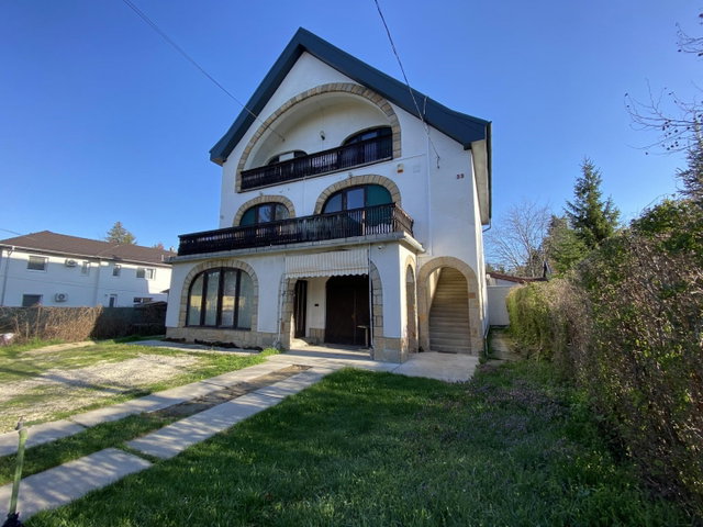Eladó hotel, Gödön 129 M Ft, 5 szobás / költözzbe.hu