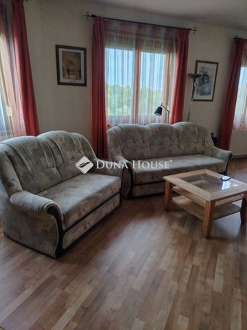 Eladó téglalakás, Dunaújvárosban 89 M Ft, 3 szobás