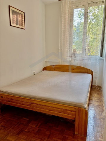 Eladó panellakás, Esztergomban 65 M Ft, 3 szobás