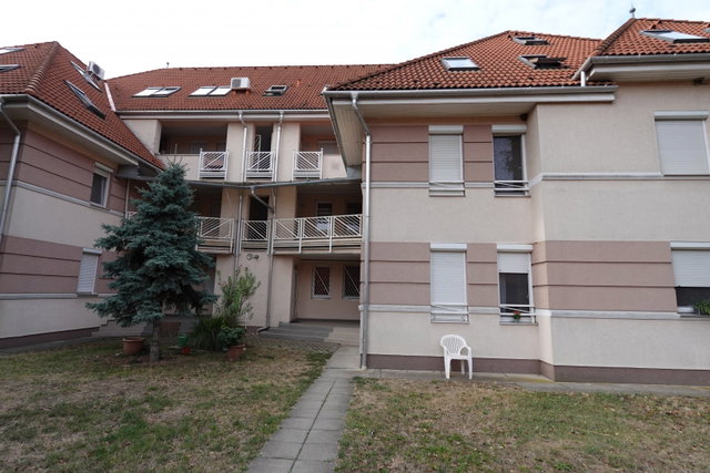 Eladó téglalakás, Szegeden 83.59 M Ft, 1+2 szobás