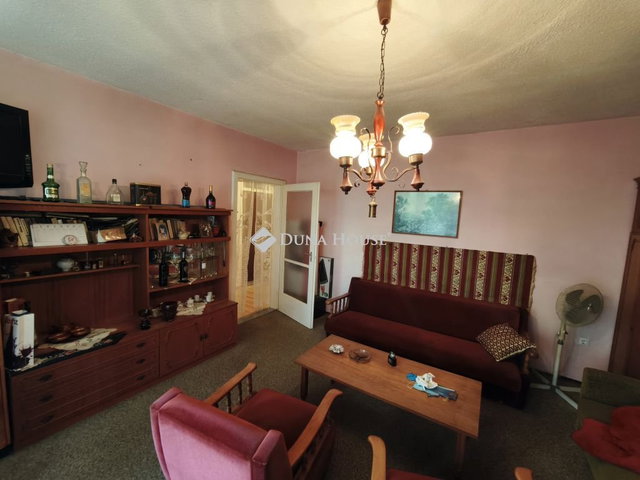 Eladó téglalakás, Tatabányán, Verebély László utcában