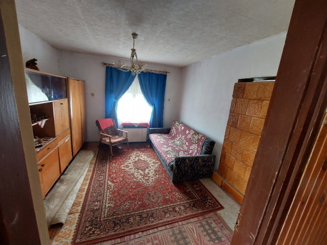 Eladó családi ház, Zsurkon 8.5 M Ft, 3+1 szobás