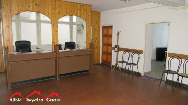 Eladó iroda, Békéscsabán, Deák utcában 8.99 M Ft