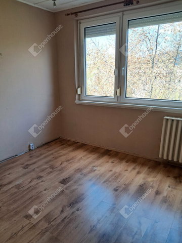 Eladó panellakás, Tatabányán 42.5 M Ft, 3 szobás