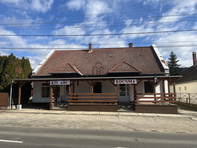 Eladó családi ház, Kerekin 99 M Ft, 8 szobás