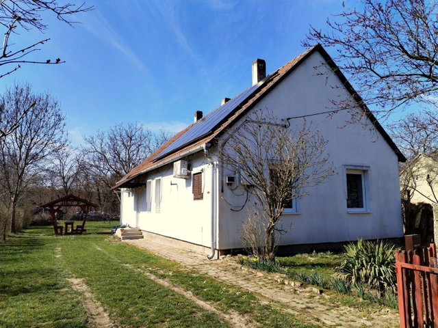 Eladó családi ház, Tikoson 32 M Ft, 4 szobás