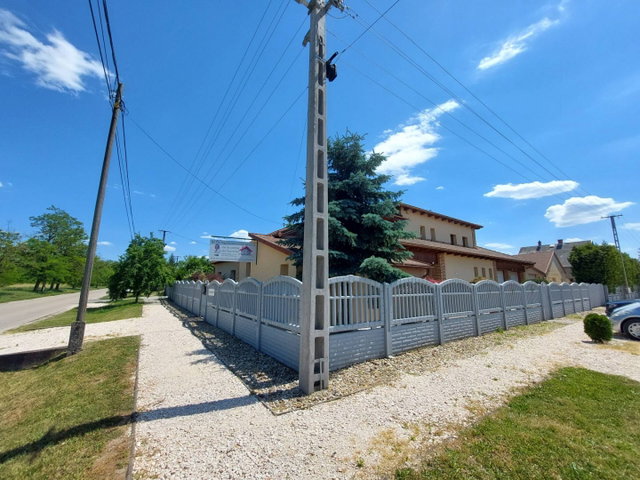 Eladó családi ház, Táton 149 M Ft, 4 szobás