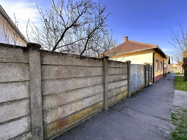 Eladó családi ház, Gyulán 40 M Ft, 2 szobás