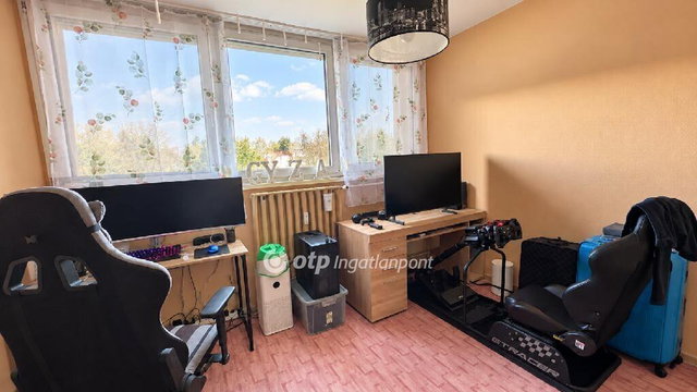 Eladó téglalakás, Egerben 37.5 M Ft, 2 szobás