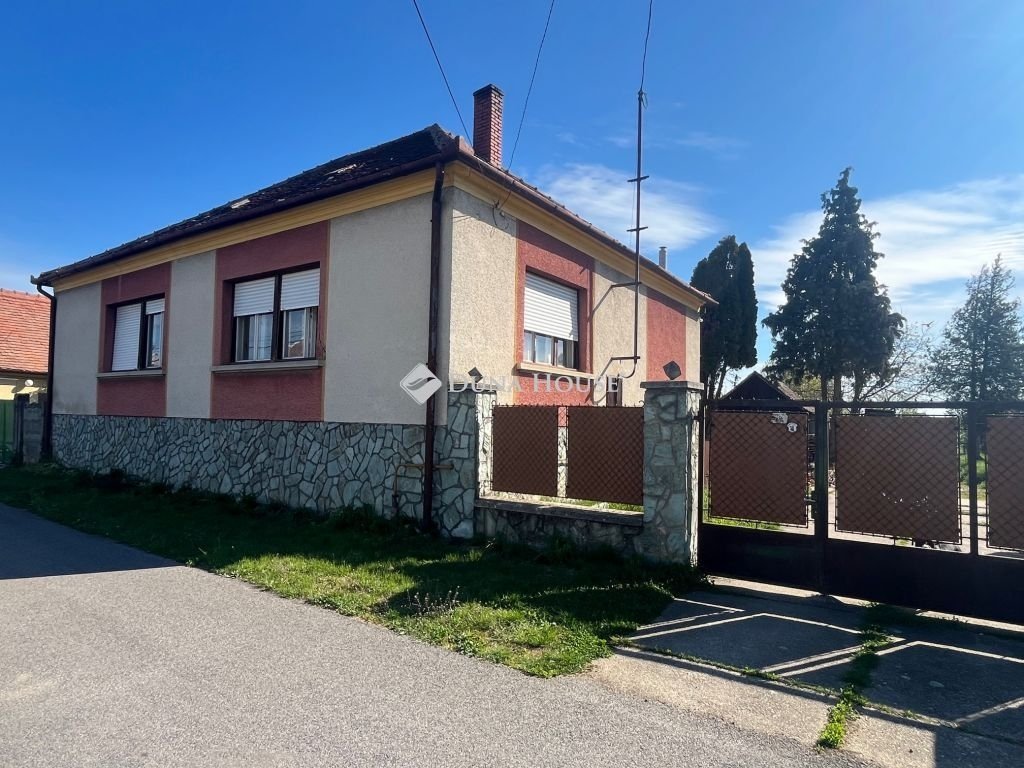 3 bed · 108m² · 39.000.000 ft