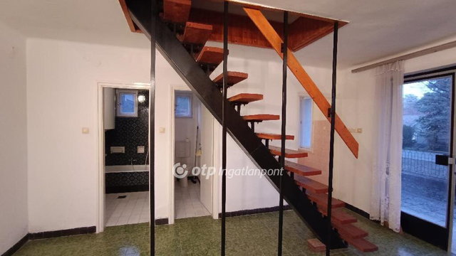 Eladó nyaraló, Balatonlelleén 48 M Ft, 3 szobás