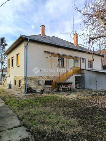 Eladó családi ház, Budapesten, XVI. kerületben, Hősök fasorán